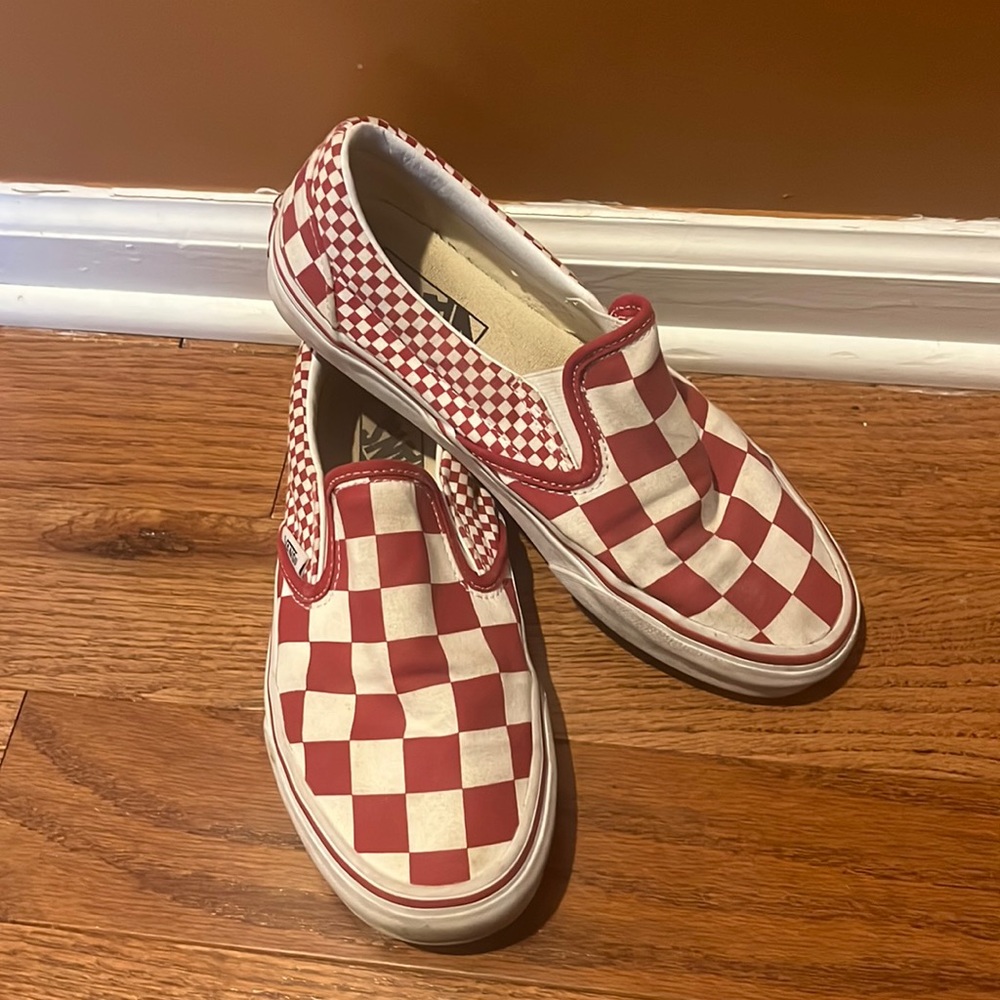 Vans classic slip on. Red and white checkered, women’s size 7 (M5.5) No rips!!!!